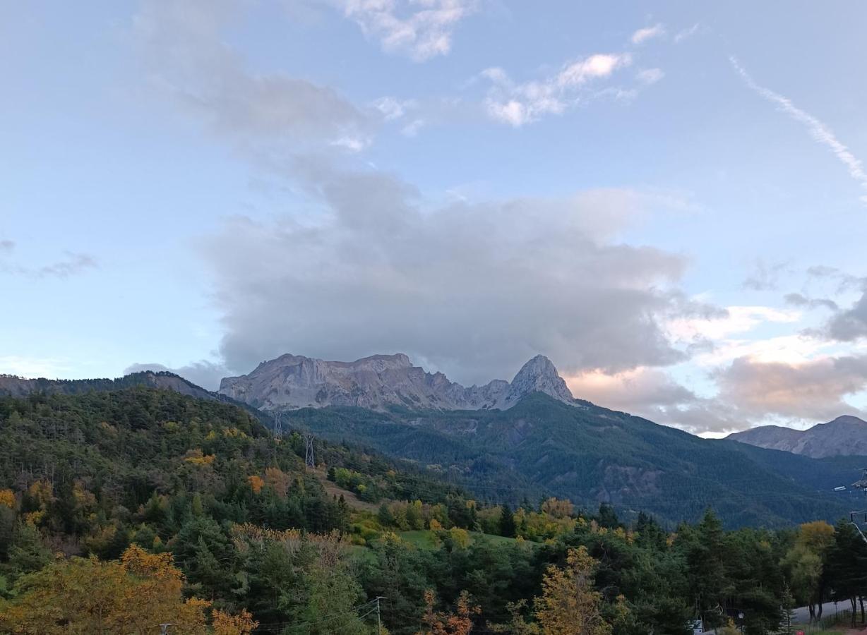 Grand Studio 3 Personnes Idealement Place Barcelonnette Exterior foto
